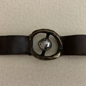 Chic Brown Leather Bracelet with Bronze Accent